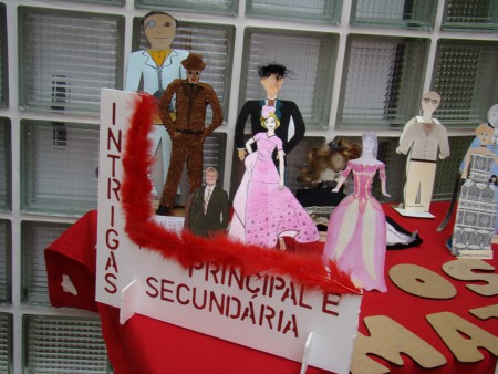 Personagens da intriga principal e secundária